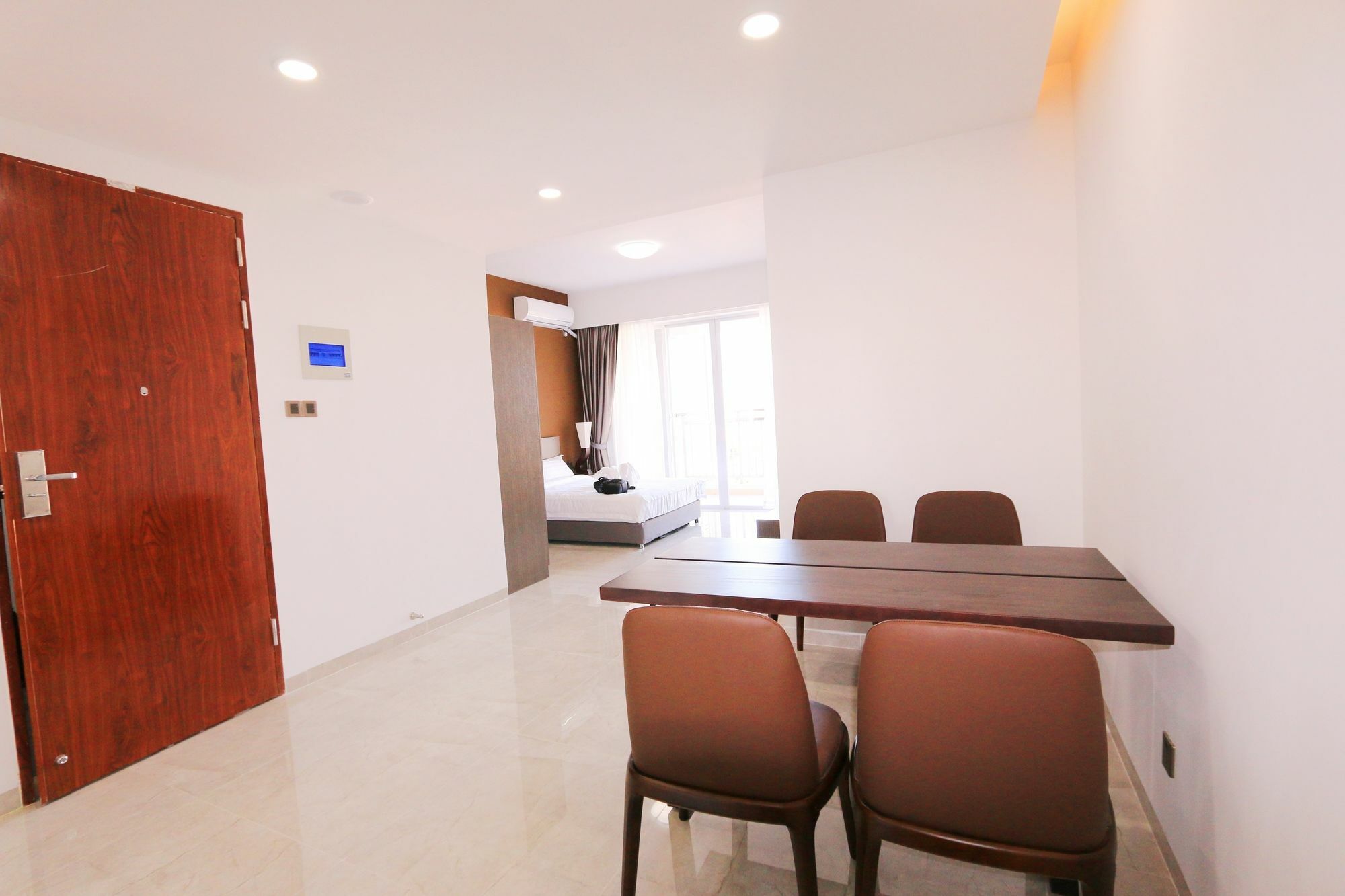 Eastland Hotel & Apartment Пном Пен Екстериор снимка