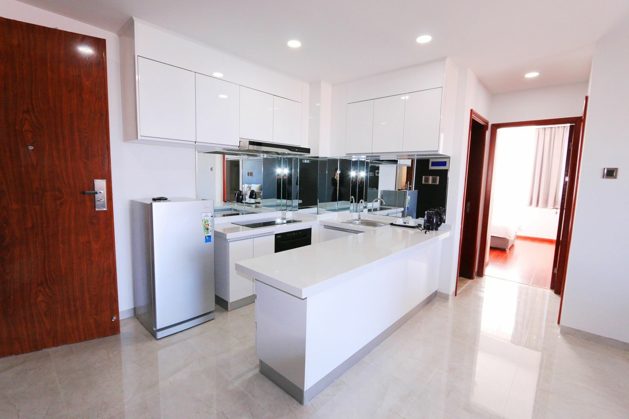 Eastland Hotel & Apartment Пном Пен Екстериор снимка