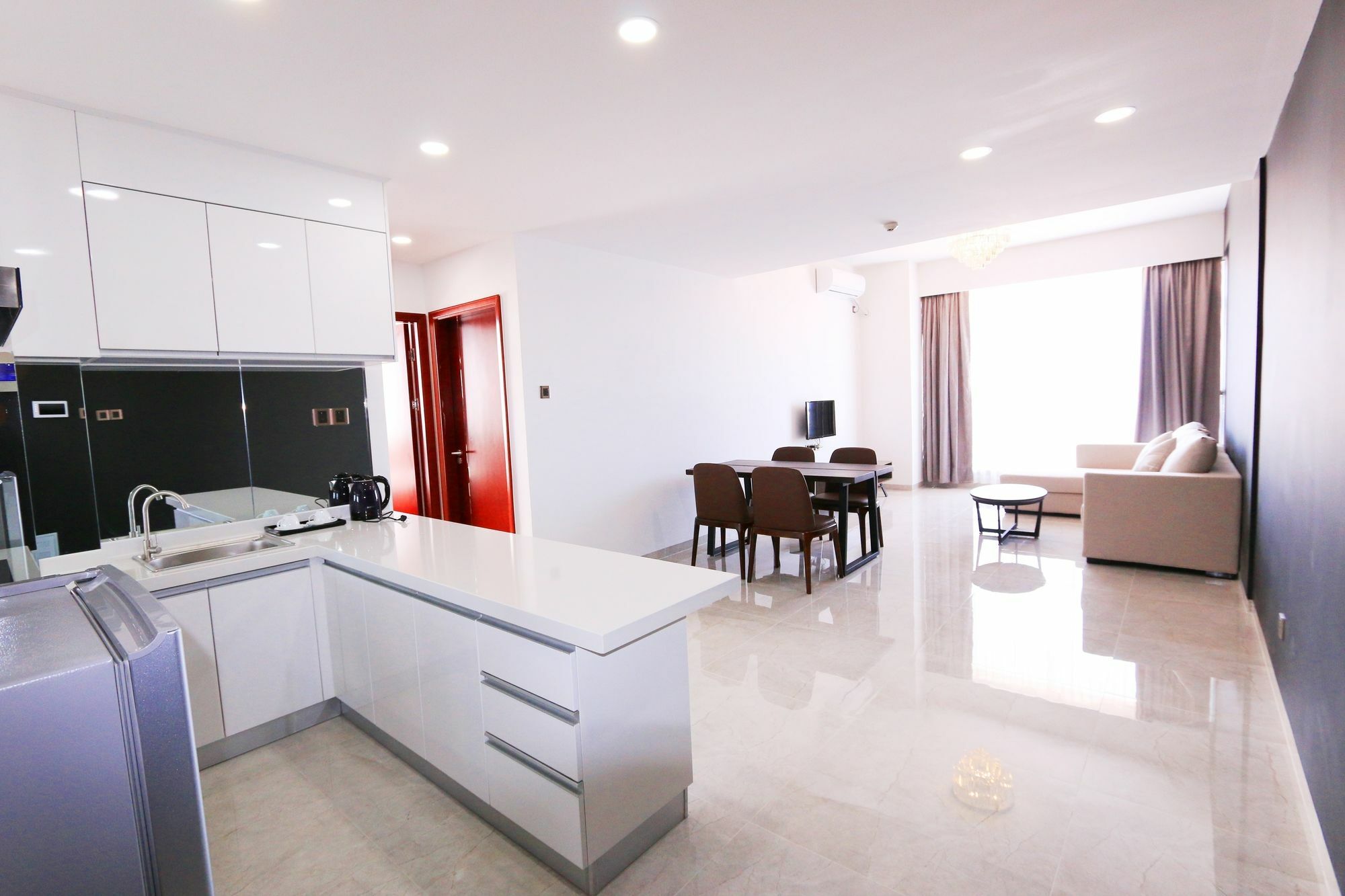 Eastland Hotel & Apartment Пном Пен Екстериор снимка
