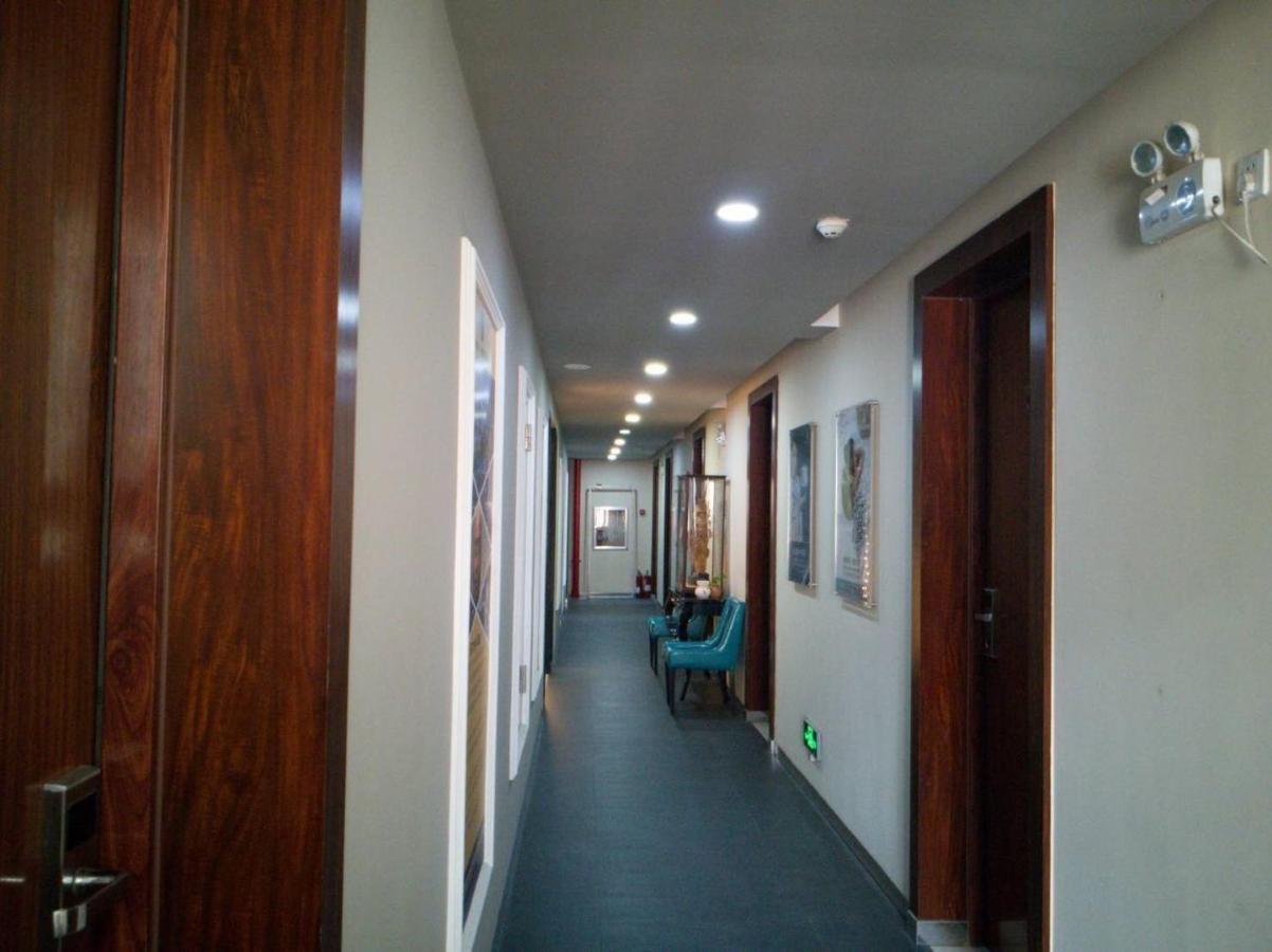 Eastland Hotel & Apartment Пном Пен Екстериор снимка